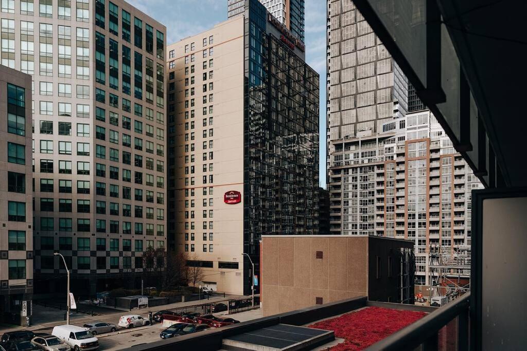 Chic 1-Br Condo; Parking Included; Downtown Core Toronto Esterno foto