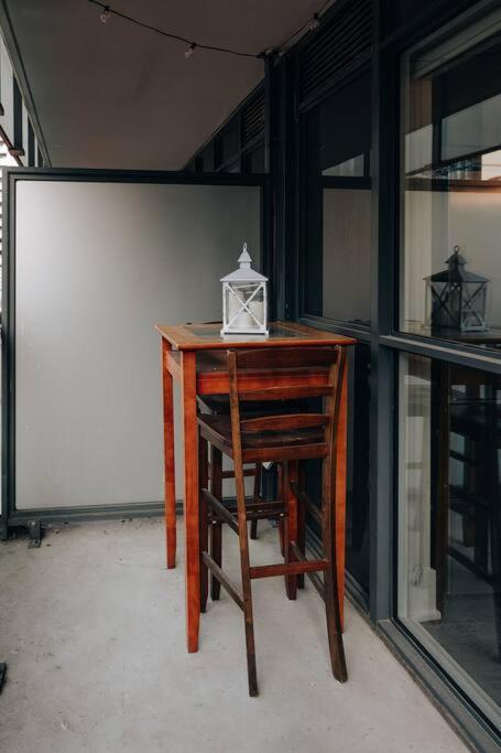 Chic 1-Br Condo; Parking Included; Downtown Core Toronto Esterno foto